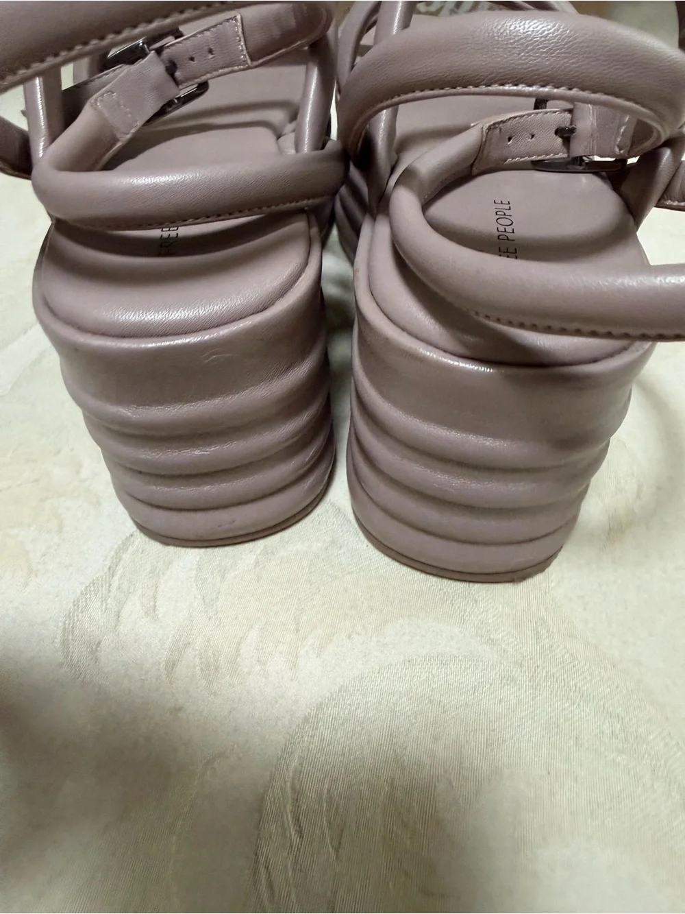 Free People Iris Platform Sandals 8.5 Mauve Orchid Ice Metallic Leather